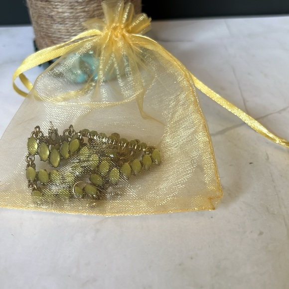 Dangling Green Four-Tiered Earrings NWOT - Picture 11 of 11